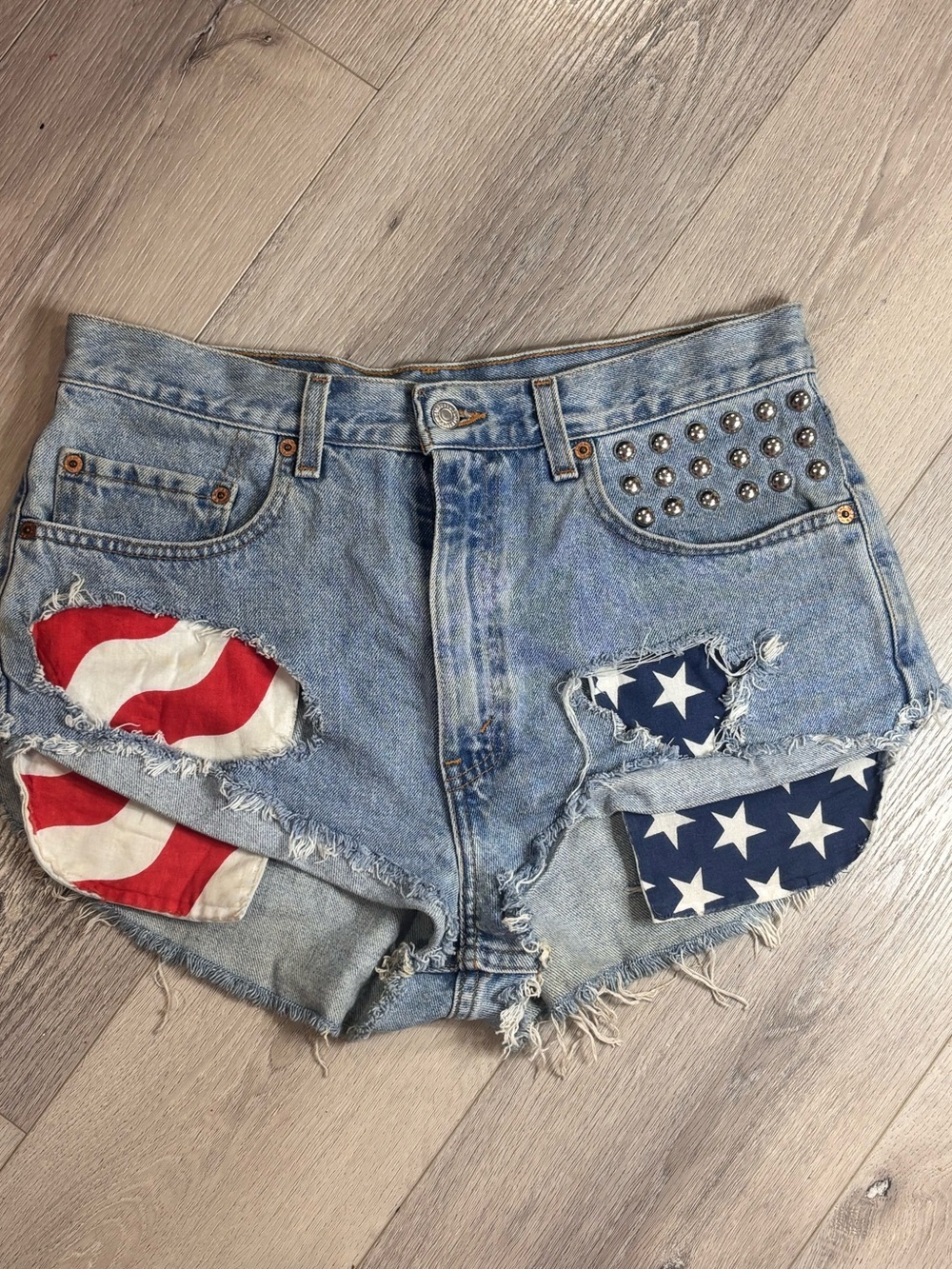 Levi’s 505 Distressed American Flag Patchwork Denim Shorts Women’s 33 Y2K